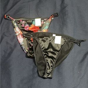 Two Pairs of Underwear Black & Floral Cheeky